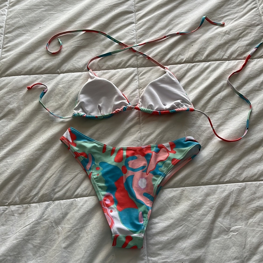 bikini - Picture 2 of 4